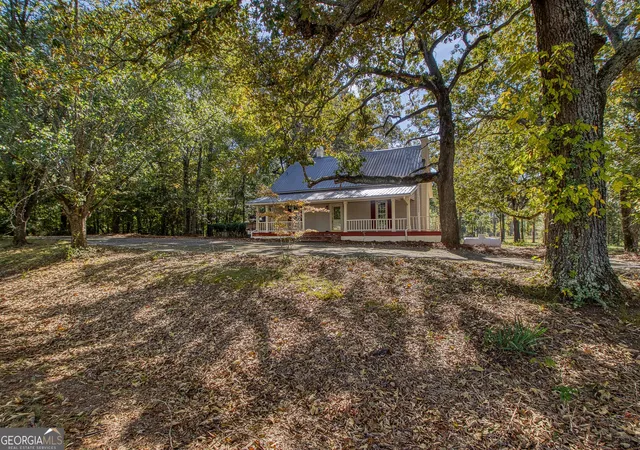 Photo 3 of Single family home for sale at 379 Line Crk Rd, Senoia, GA 30276 | MLS# 10880611 | Listing updated on 2026-10-28