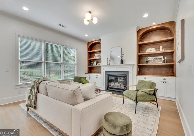 Photo 3 of Single family home for sale at 1536 Sylvester Cir Se, Atlanta, GA 30316 | MLS# 10853440 | Listing updated on 2026-10-05