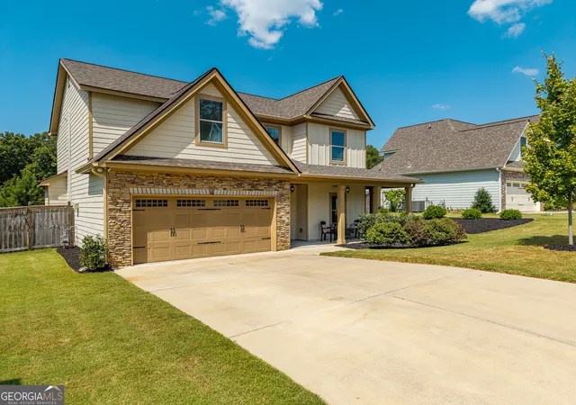 Photo 3 of Single family home for sale at 467 Tom Avery Dr, Ball Ground, GA 30107 | MLS# 10842460 | Listing updated on 2026-09-27
