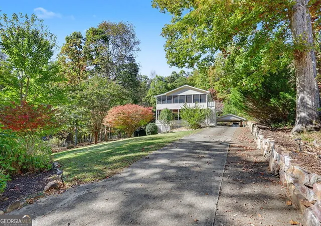 Photo 3 of Single family home for sale at 305 Gander Gap Rd, Hiawassee, GA 30546 | MLS# 10878359 | Listing updated on 2026-10-28
