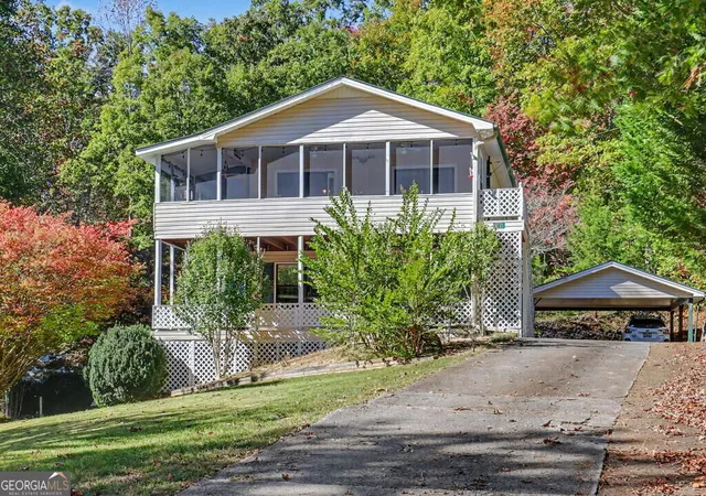Photo 4 of Single family home for sale at 305 Gander Gap Rd, Hiawassee, GA 30546 | MLS# 10878359 | Listing updated on 2026-10-28