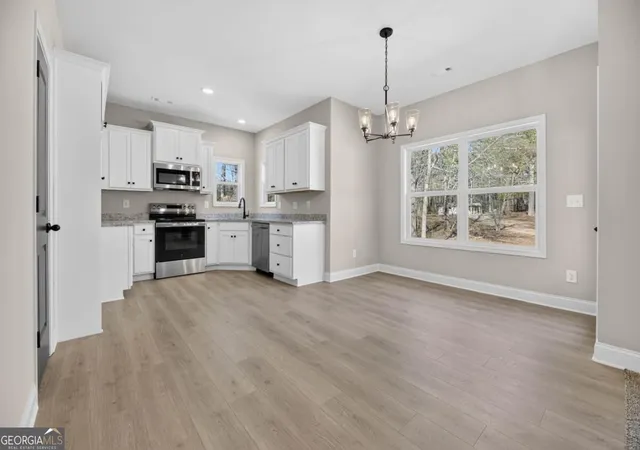 Photo 4 of Single family home for sale at 3164 Sweetbriar Dr, Villa Rica, GA 30180 | MLS# 10880095 | Listing updated on 2026-10-28