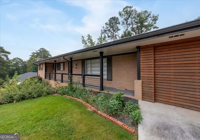 Photo 3 of Single family home for sale at 3457 Springside Dr, Decatur, GA 30032 | MLS# 10849281 | Listing updated on 2026-09-20
