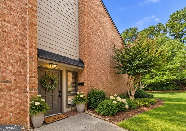 Photo 3 of Condo for sale at 2483 Cedar Cyn Rd Se, Marietta, GA 30067 | MLS# 10849313 | Listing updated on 2026-10-02