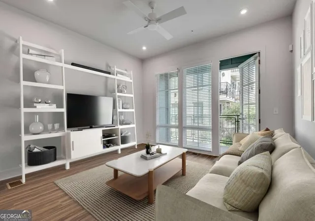 Listing Photo 5 - Condo for sale in building located at 1273 Longreen Ter NW, Atlanta, GA 30318