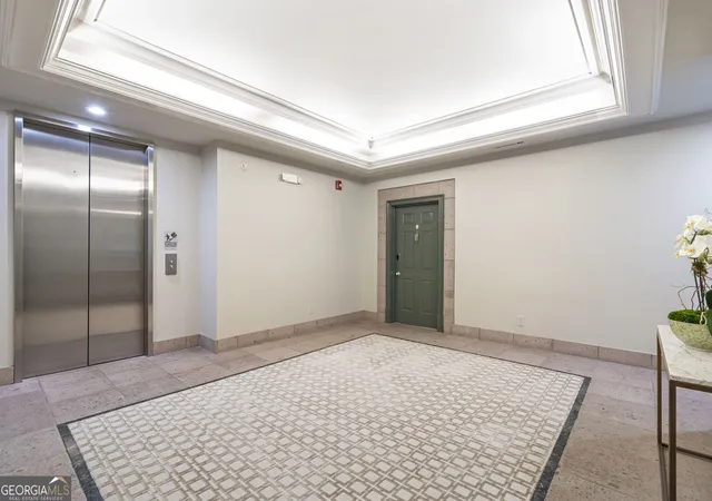 Listing Photo 1 - Condo for sale in building located at 2960 S Pharr Ct NW, Atlanta, GA 30305 - Unit #3