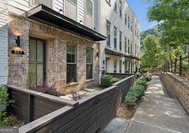 Photo 3 of Townhouse for sale at 857 Constellation Dr, Decatur, GA 30033 | MLS# 10849532 | Listing updated on 2026-09-23
