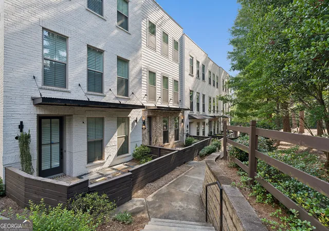 Photo 3 of Townhouse for sale at 857 Constellation Dr, Decatur, GA 30033 | MLS# 10849532 | Listing updated on 2026-09-23