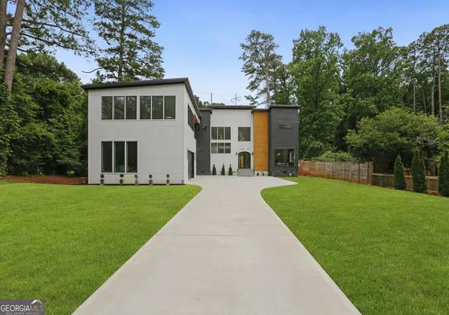 Photo 3 of Mansion for sale at 1969 Clairmont Ter Ne, Atlanta, GA 30345 | MLS# 10836958 | Listing updated on 2026-09-15