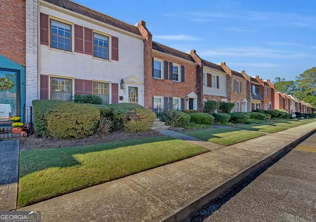 Listing Photo 2 - Condo for sale in building located at 309 Georgetown Dr, Athens, GA 30605