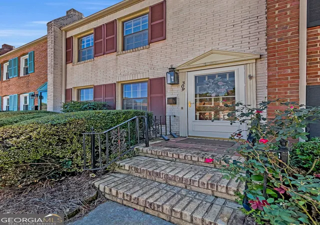 Listing Photo 1 - Condo for sale in building located at 309 Georgetown Dr, Athens, GA 30605
