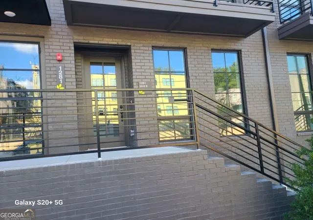 Listing Photo 1 - Condo for sale in building located at 1281 Felix Ct NW, Atlanta, GA 30318 - Unit #9