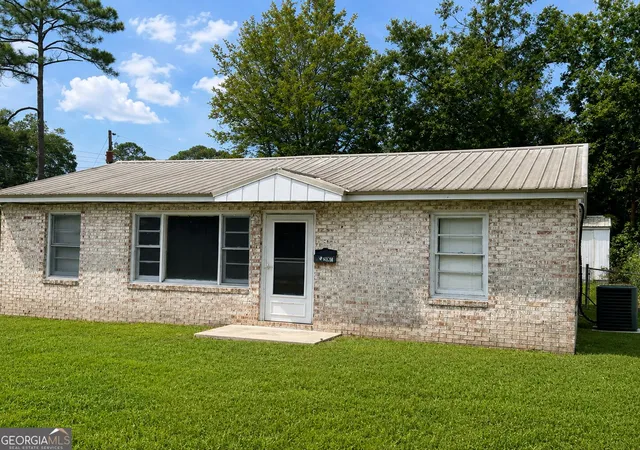 Photo 1 of Sale Pending at 2201 Tebeau St, Waycross, GA 31501 | MLS# 10851753 | Listing updated on 2026-10-27