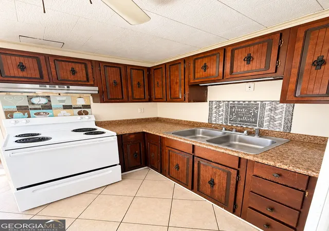 Photo 1 of Sale Pending at 2201 Tebeau St, Waycross, GA 31501 | MLS# 10851753 | Listing updated on 2026-10-27