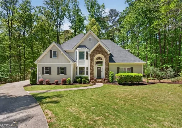 Photo 1 of Single family home for sale at 2090 Double Crk Ln, Alpharetta, GA 30004 | MLS# 10840616 | Listing updated on 2026-10-02