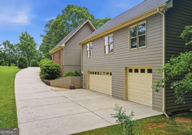 Photo 4 of Single family home for sale at 4891 Bill Cheek Rd, Auburn, GA 30011 | MLS# 10842288 | Listing updated on 2026-09-10
