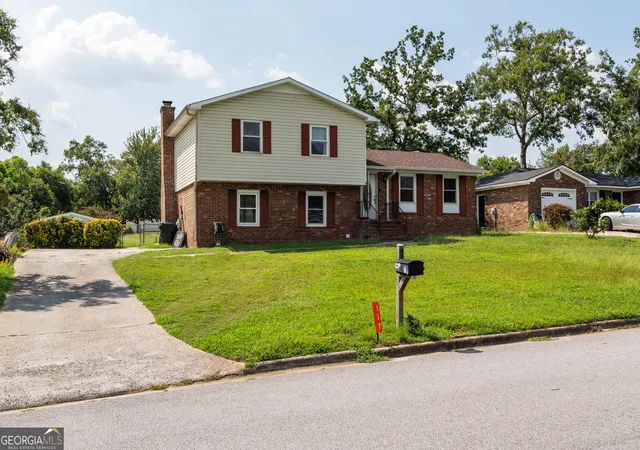 Photo 3 of Single family home for sale at 117 Sunnywood Dr, Martinez, GA 30907 | MLS# 10841708 | Listing updated on 2026-10-03