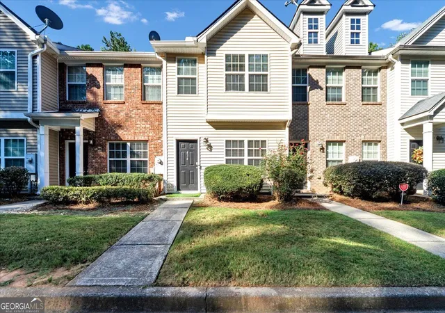 Townhouse for sale at 434 Berckman Dr NW, Lilburn, GA 30047 | MLS# 10849107