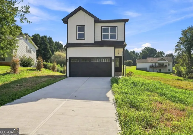 Photo 1 of Single family home for sale at 30 Golden Autumn Dr, Dahlonega, GA 30533 | MLS# 10843623 | Listing updated on 2026-09-10
