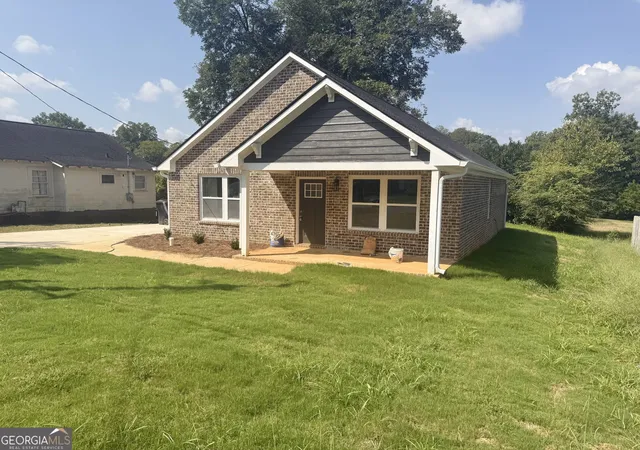 Photo 2 of Single family home for sale at 2004 Flannery St Sw, Rome, GA 30161 | MLS# 10849033 | Listing updated on 2026-10-02