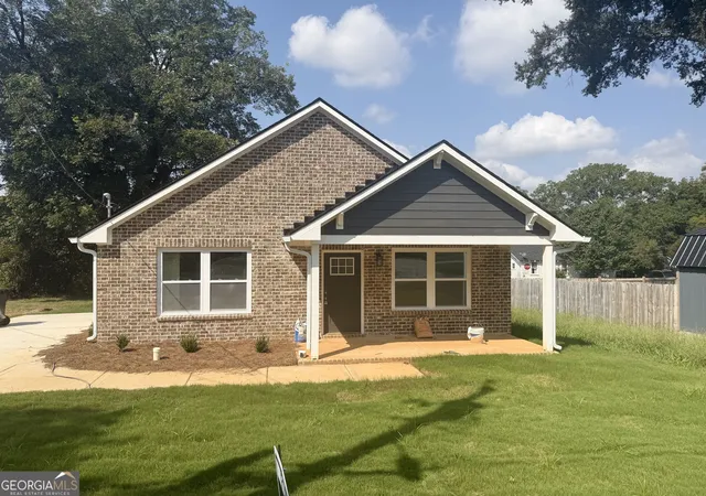 Photo 3 of Single family home for sale at 2004 Flannery St Sw, Rome, GA 30161 | MLS# 10849033 | Listing updated on 2026-10-02