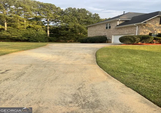 Photo 3 of Single family home for sale at 2421 Mercer Walk, Conyers, GA 30012 | MLS# 10851259 | Listing updated on 2026-09-26