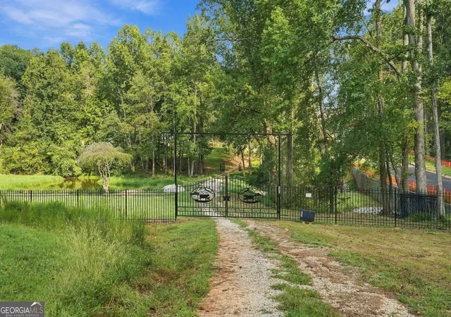Photo 2 of Single family home for sale at 993 Sam Freeman Rd, Hoschton, GA 30548 | MLS# 10849549 | Listing updated on 2026-10-03