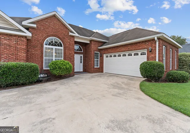 Photo 3 of Sale Pending at 223 Loudon Hl Dr, Warner Robins, GA 31088 | MLS# 10842130 | Listing updated on 2026-09-14