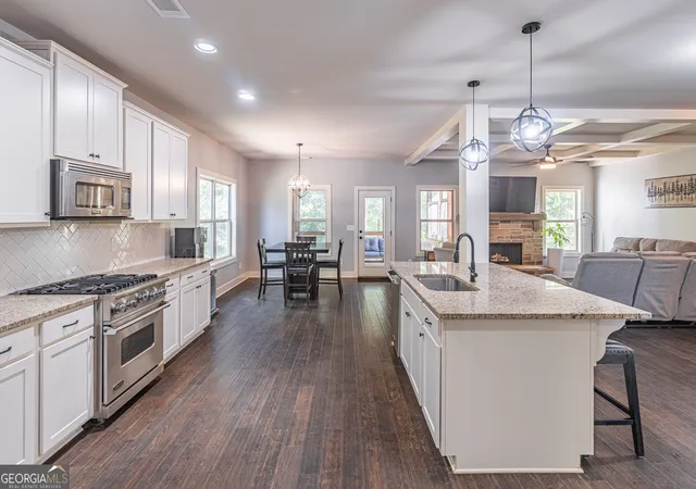 Photo 3 of Single family home for sale at 1221 Shiva Blvd, Winder, GA 30680 | MLS# 10843728 | Listing updated on 2026-09-13