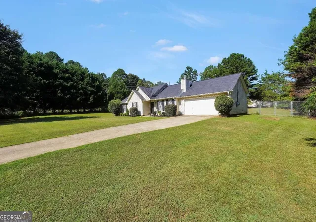 Photo 3 of Single family home for sale at 41 Giles Dr, Mcdonough, GA 30252 | MLS# 10841199 | Listing updated on 2026-09-07