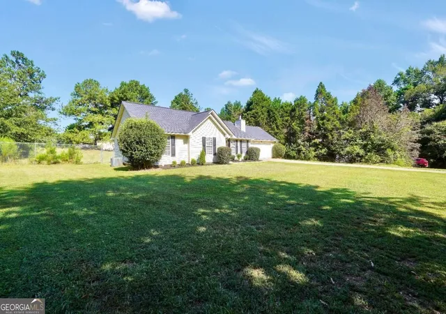 Photo 4 of Single family home for sale at 41 Giles Dr, Mcdonough, GA 30252 | MLS# 10841199 | Listing updated on 2026-09-07