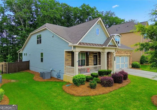 Photo 2 of Single family home for sale at 2910 Prestwood Dr, Cumming, GA 30040 | MLS# 10844725 | Listing updated on 2026-09-11
