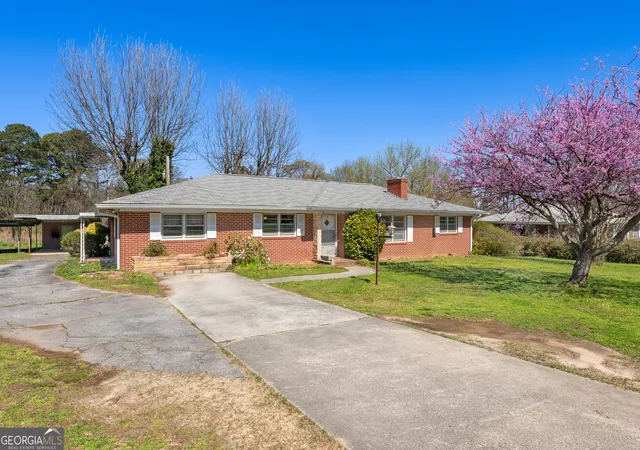 Photo 2 of Single family home for sale at 868 Fairview Ave, Hartwell, GA 30643 | MLS# 10840993 | Listing updated on 2026-09-19