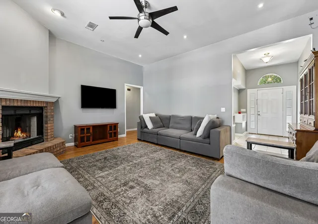 Photo 4 of Single family home for sale at 209 Lake Manor Dr, Kingsland, GA 31548 | MLS# 10848625 | Listing updated on 2026-10-02