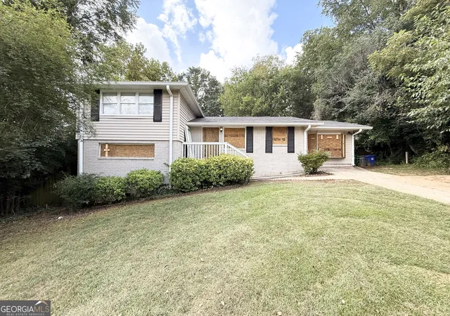 Photo 2 of Single family home for sale at 3409 Glensford Dr, Decatur, GA 30032 | MLS# 10849259 | Listing updated on 2026-10-25