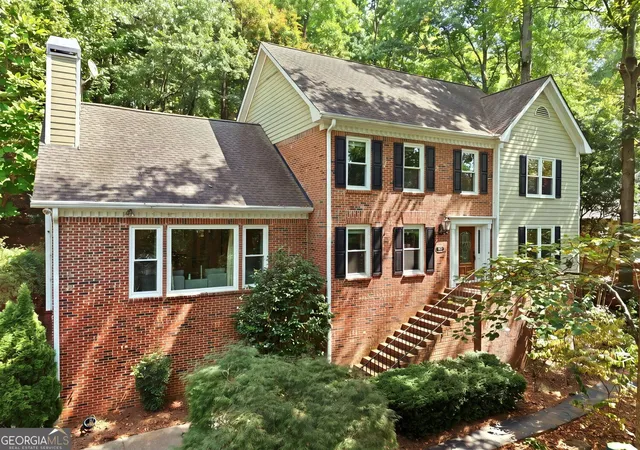 Photo 4 of Single family home for sale at 235 River Landing Dr, Roswell, GA 30075 | MLS# 10844099 | Listing updated on 2026-09-11