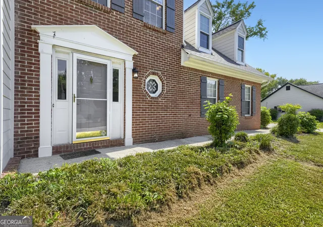 Photo 2 of Single family home for sale at 1410 Willow Bnd Dr, Snellville, GA 30078 | MLS# 10836161 | Listing updated on 2026-09-10
