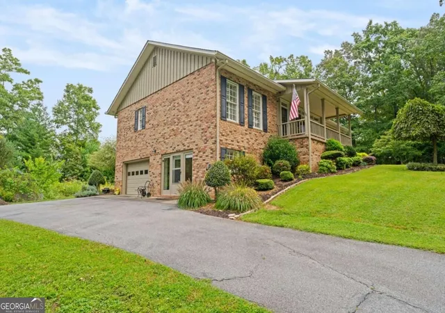 Photo 4 of Single family home for sale at 129 Adra Ln, Morganton, GA 30560 | MLS# 10853562 | Listing updated on 2026-10-07