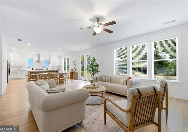 Photo 4 of Single family home for sale at 5045 Reserve Dr, Cumming, GA 30040 | MLS# 10844451 | Listing updated on 2026-09-11