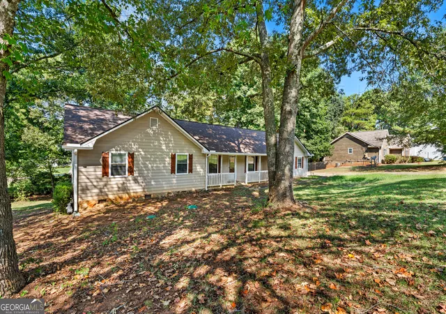 Photo 2 of Single family home for sale at 212 Farmbrook Pkwy E, Stockbridge, GA 30281 | MLS# 10841623 | Listing updated on 2026-10-02