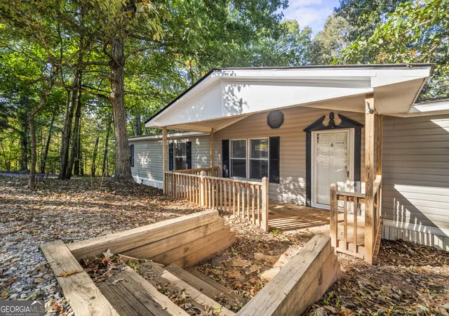 Photo 3 of Manufactured home for sale at 861 Mountain Ridge Dr, Dahlonega, GA 30533 | MLS# 10875284 | Listing updated on 2026-10-26