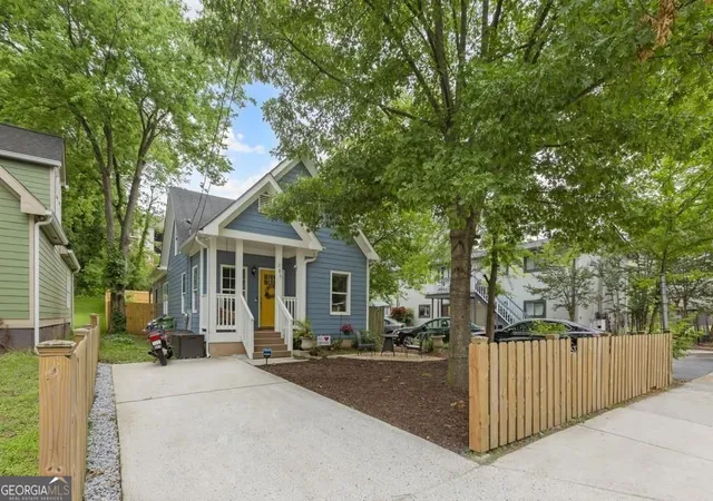 Photo 2 of Single family home for sale at 385 Elm St Nw, Atlanta, GA 30314 | MLS# 10837122 | Listing updated on 2026-09-15