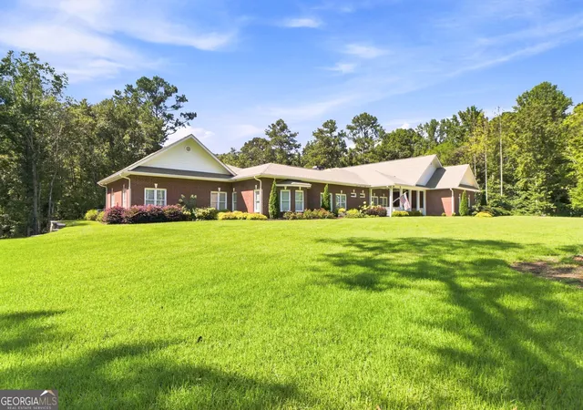 Photo 2 of Single family home for sale at 476 Mount Bethel Rd, Mcdonough, GA 30252 | MLS# 10843409 | Listing updated on 2026-09-10