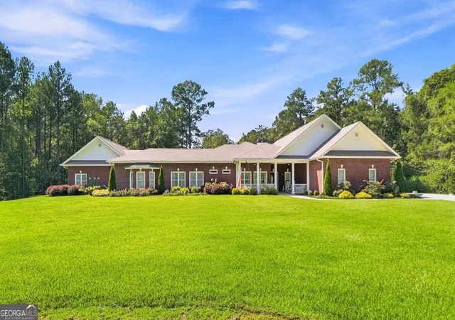 Photo 3 of Single family home for sale at 476 Mount Bethel Rd, Mcdonough, GA 30252 | MLS# 10843409 | Listing updated on 2026-09-10