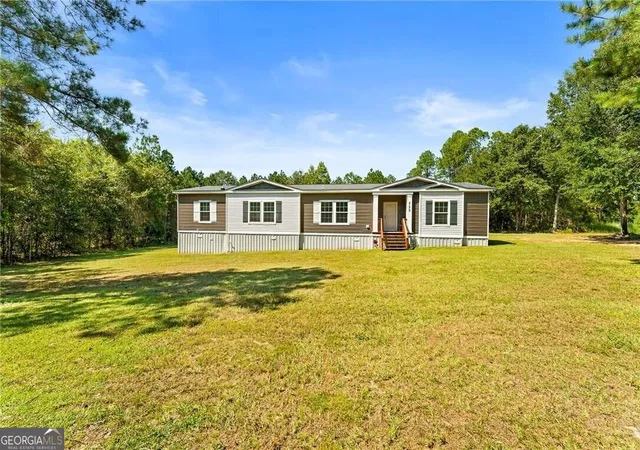 Photo 3 of Manufactured home for sale at 4179 Nevils Groveland Rd, Pembroke, GA 31321 | MLS# 10853312 | Listing updated on 2026-10-09