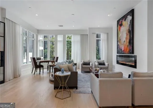 Listing Photo 4 - Condo for sale in building located at 1301 Peachtree St Ne, Atlanta, GA 30309 - Unit #2B/C