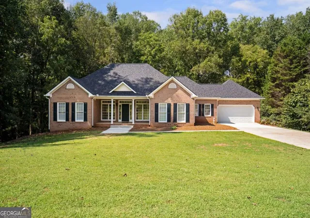 Photo 2 of Single family home for sale at 759 Stoneview Dr, Hoschton, GA 30548 | MLS# 10853302 | Listing updated on 2026-10-09