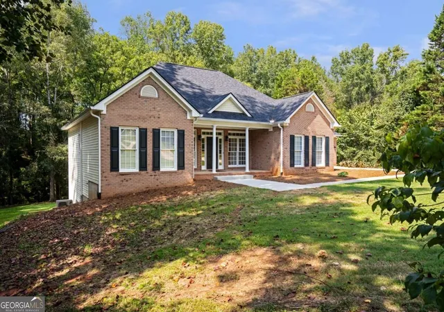 Photo 3 of Single family home for sale at 759 Stoneview Dr, Hoschton, GA 30548 | MLS# 10853302 | Listing updated on 2026-10-09