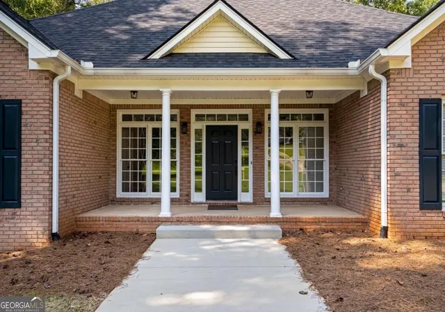 Photo 4 of Single family home for sale at 759 Stoneview Dr, Hoschton, GA 30548 | MLS# 10853302 | Listing updated on 2026-10-09