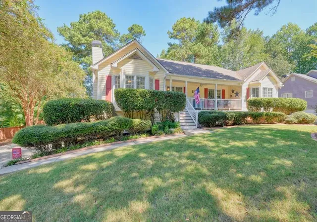 Photo 2 of Single family home for sale at 425 Kings Walk, Douglasville, GA 30134 | MLS# 10844416 | Listing updated on 2026-09-11